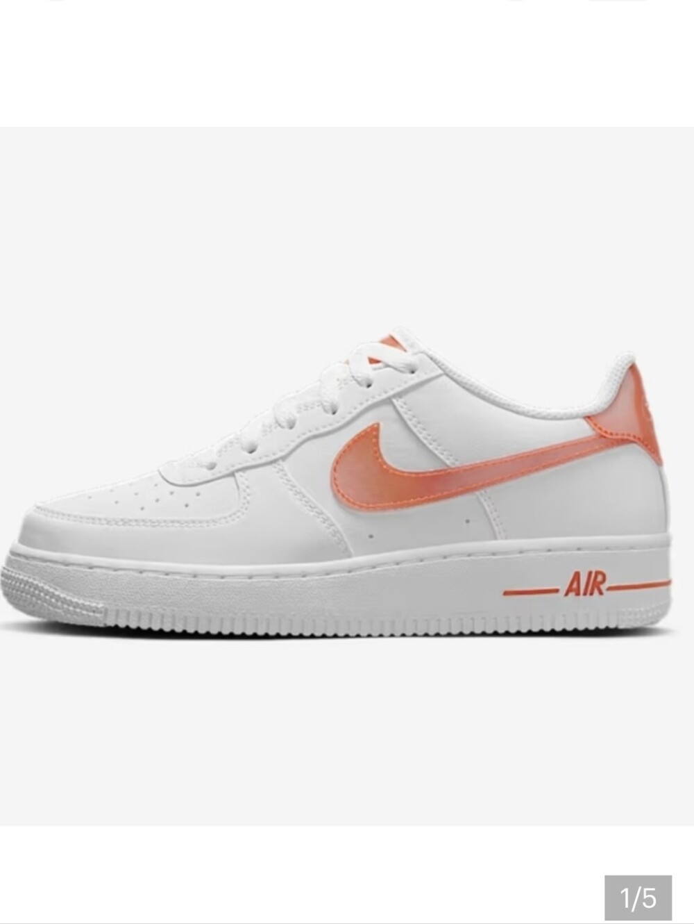 Nike White and Orange Sneakers Sleek Low-Top Design